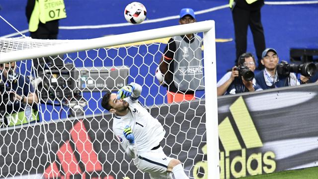 Claquette puis parade : le double arrêt de Lloris sur sa ligne avait sauvé les Bleus à la 80e