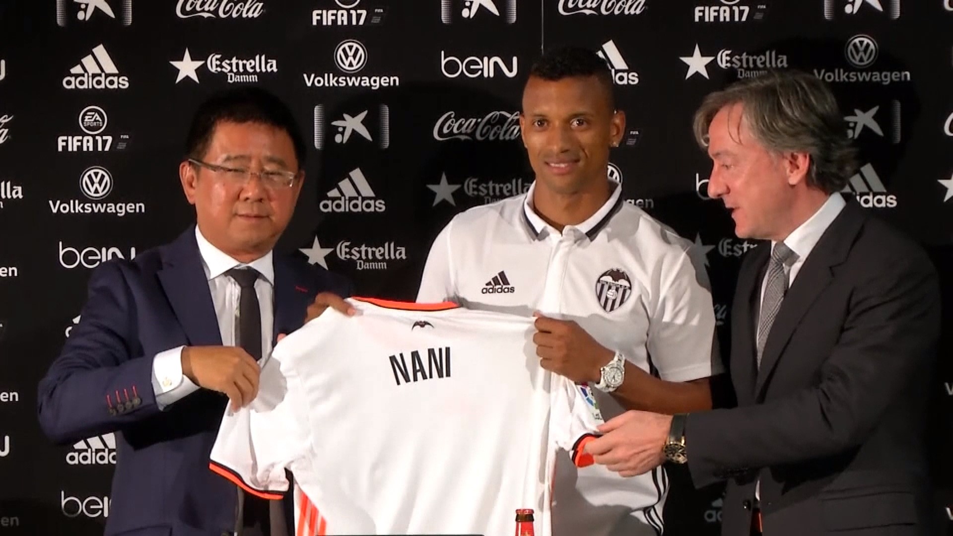 Liga: Valencia introduce new European Champion Nani + ITW