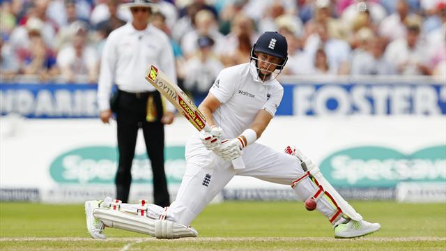 Pakistan limps to 119-8 in 2nd test against England