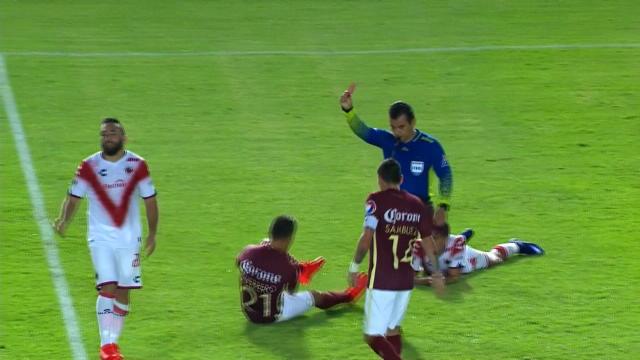 Il rentre et prend un rouge une minute plus tard !