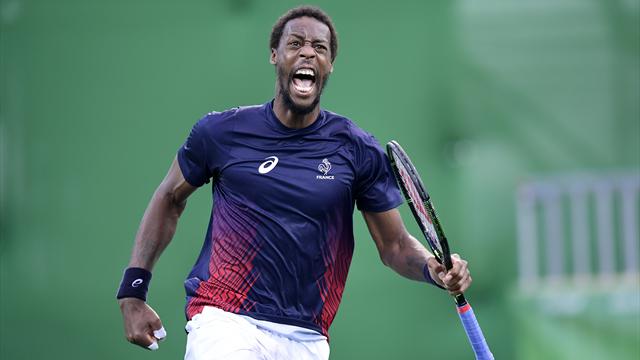Monfils garde le cap, Simon coule face à Nadal