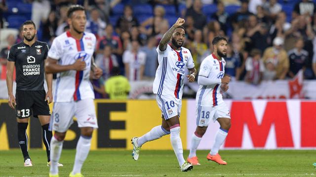 A défaut de briller, l’OL a encore pu compter sur Lacazette