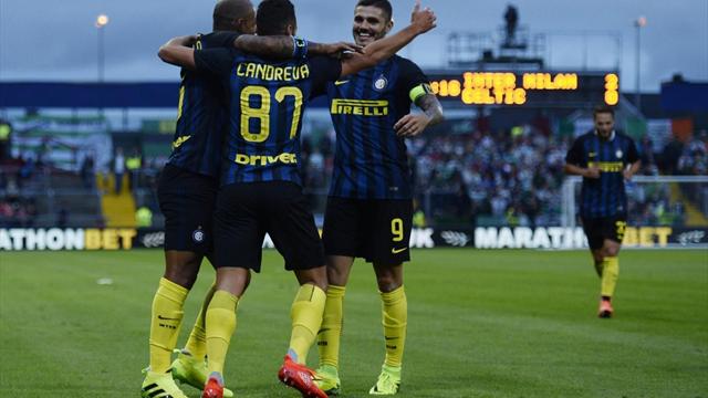 Интер одержал первую победу при Де Буре