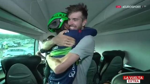 La Vuelta 2016: La celebración más íntima y emocionante de Chaves con sus compañeros La Vuelta 2016: La celebración más íntima y emocionante de Chaves con sus compañeros