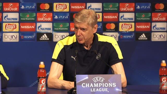 Wenger compte voir Arsenal priver Cavani de ballons