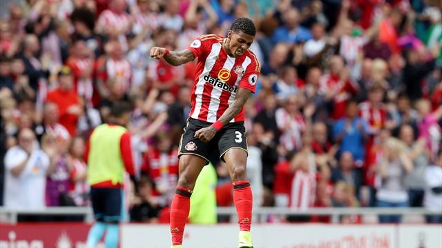 Moyes has words with Sunderland's Van Aanholt after shisha pipe pictures