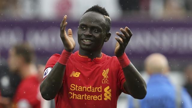 Liverpool suit Arsenal de près