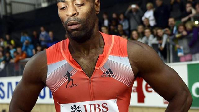 Miles de personas apoyan a Tyson Gay durante un homenaje a su hija asesinada