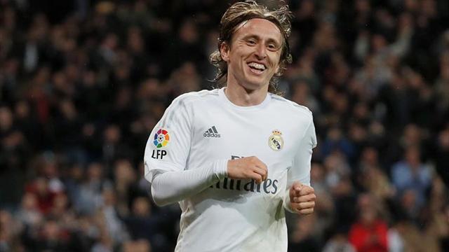 Modric amplía su contrato con el Madrid hasta el 2020