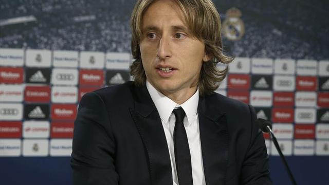 Modric "emocionado" por ampliar su vínculo con el Real Madrid hasta 2020