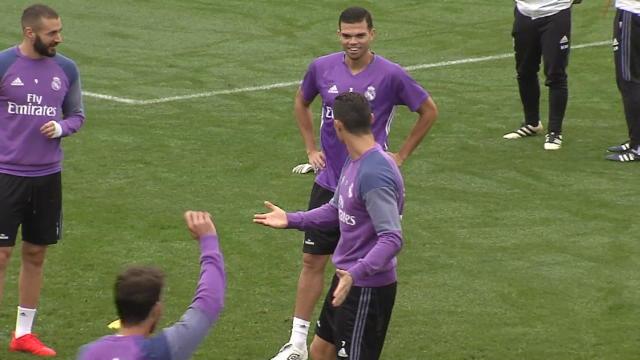 Un tacle raté, une simulation et Ronaldo se fait chambrer