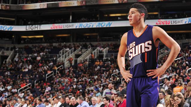 Le slalom d'Oladipo, Booker at the buzzer... le top 10 de la nuit