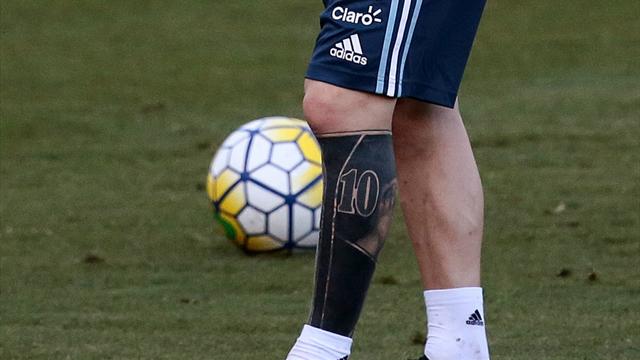 Messi a un nouveau tatouage très encombrant (et pas beau du tout)