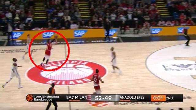 Alessandro Gentile fantastico! Tripla sulla sirena da metà campo in Milano-Efes Istanbul
