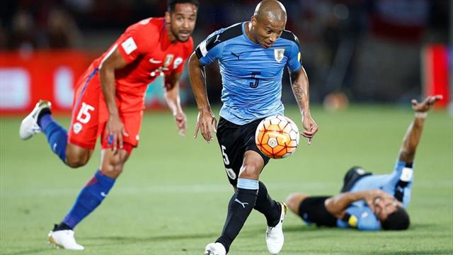 Chile tumba a Uruguay con doblete de Alexis y se asoma al Mundial (3-1)