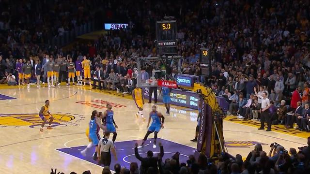 NBA, Young manda ko i Thunder. Gallinari sorride con i suoi Nuggets NBA, Young manda ko i Thunder. Gallinari sorride con i suoi Nuggets