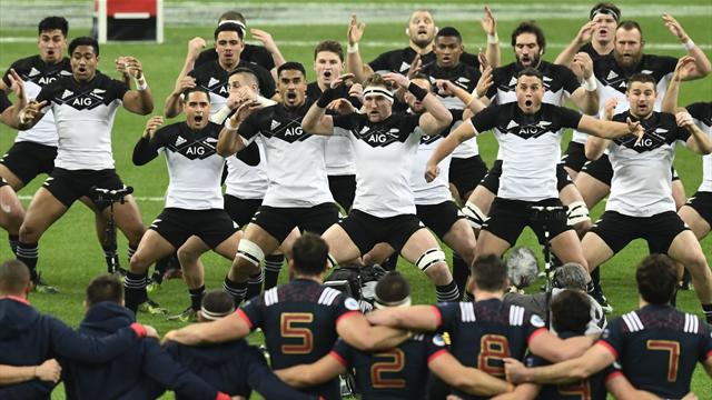 Face au Haka des All Blacks, les Bleus ont fait front