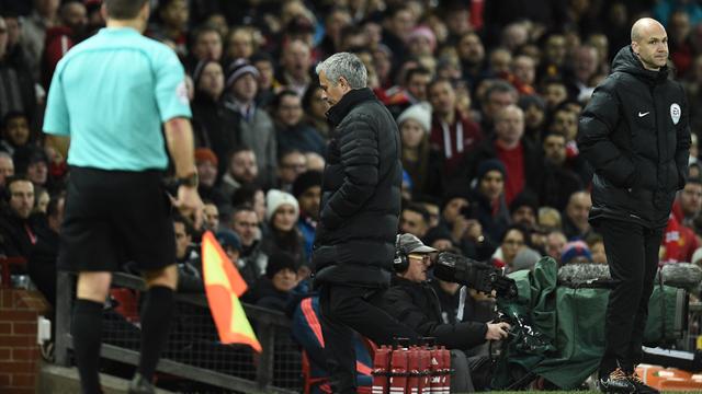 Milde Strafe für Mourinho nach Flaschentritt