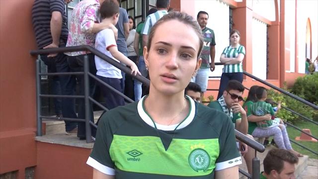Les supporters de Chapocoense en deuil Les supporters de Chapocoense en deuil