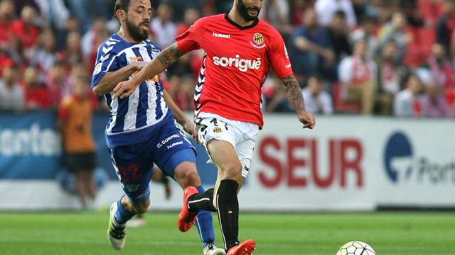 Un renovado Alavés visita a un Nástic que desea seguir creciendo