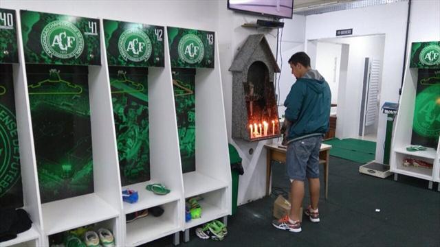 Uçakta yer almayan Chapecoense kalecisi futbolu bıraktı