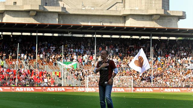 "Falls es hilft, verkaufe ich auch Würstchen": Stanislawski bietet St. Pauli Hilfe an
