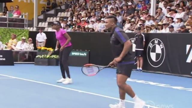 Insolite : Le match de charité hilarant entre les frères Savea et les soeurs Williams
