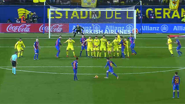 Ce coup franc de Messi ne pouvait pas mieux nettoyer la lucarne de Villarreal