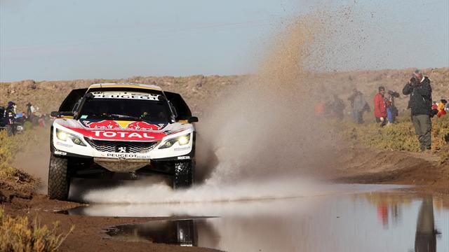 Loeb vence en la octava etapa y le arrebata el liderato a Peterhansel