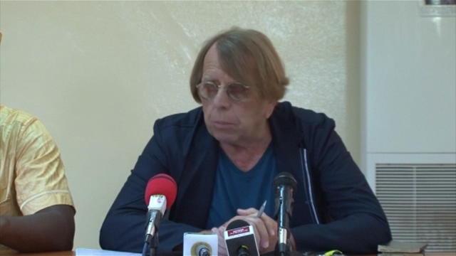 Le Roy : "Dire qu'on va être champions, c'est n'importe quoi" Le Roy : "Dire qu'on va être champions, c'est n'importe quoi"