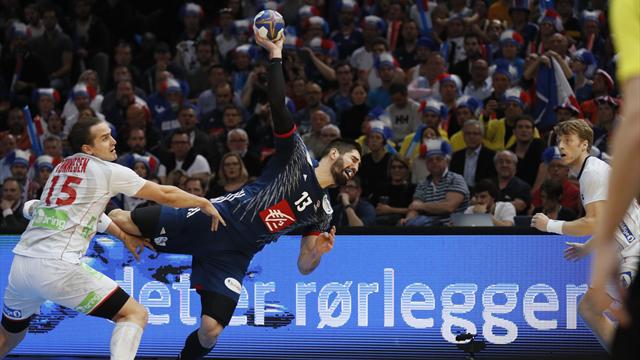 EN DIRECT : La France mène 18-17 à la pause en finale contre la Norvège