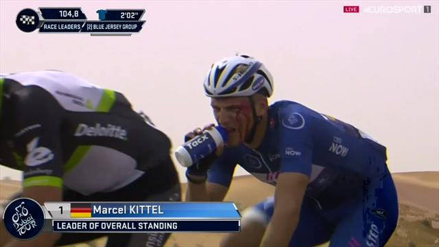 Tour de Dubai: Polémica por un codazo a Marcel Kittel Tour de Dubai: Polémica por un codazo a Marcel Kittel