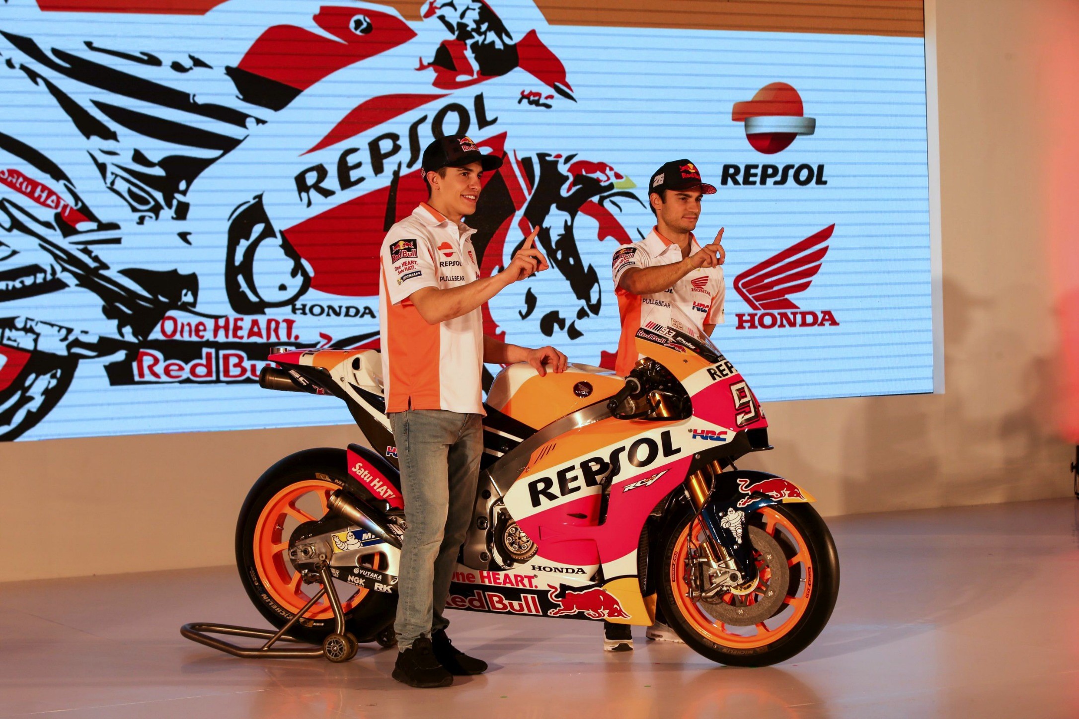 Marc Marquez et Dani Pedrosa lors de la présentation du Honda HRC 2017 à Jakarta