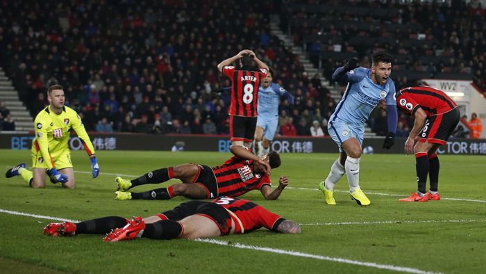 Manchester City's Sergio Aguero celebrates scoring their second goal