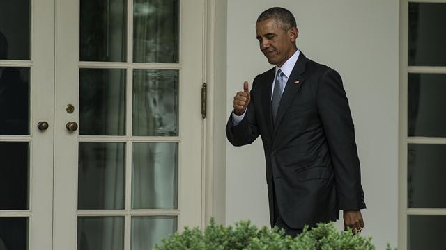 Barack Obama segue il Darmstadt su Twitter, il club lo invita allo stadio: "Venga a tifarci"