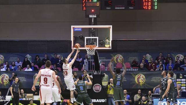 Milano batte Brindisi con Macvan allo scadere, semifinale contro Reggio Emilia