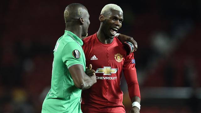 Paul et Florentin Pogba se sont permis une tendre accolade dans les couloirs d'Old Trafford