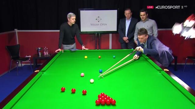 Jimmy White narrowly evades falling studio light Jimmy White narrowly evades falling studio light