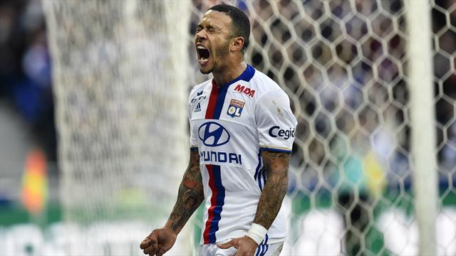 Dans un bar avec des supporters ou devant la télé, Depay et Juninho ont vibré avec l'OL