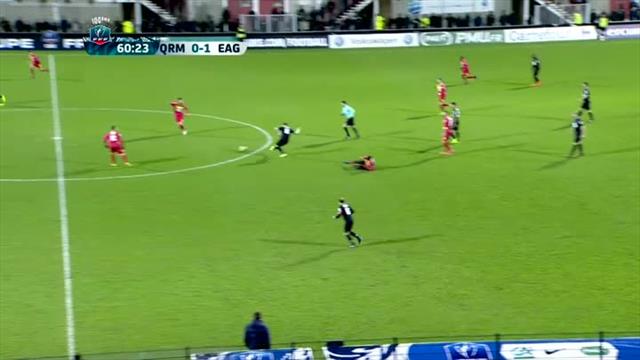 De Pauw creuse l'écart pour Guingamp d'une superbe frappe du droit De Pauw creuse l'écart pour Guingamp d'une superbe frappe du droit