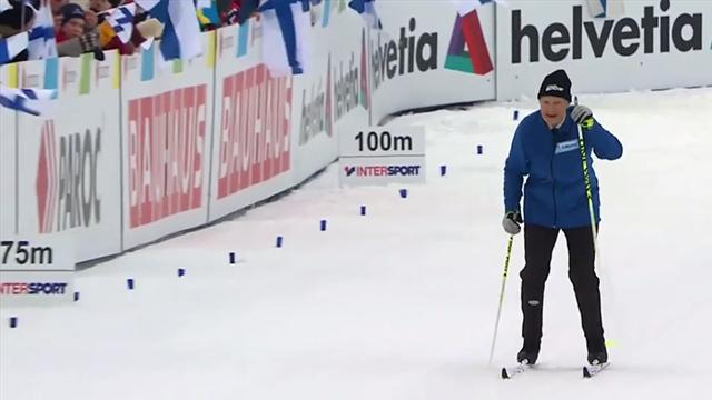 Ehrenrunde mit 92 Jahren: Olympiasiegerin von 1956 frenetisch gefeiert Ehrenrunde mit 92 Jahren: Olympiasiegerin von 1956 frenetisch gefeiert