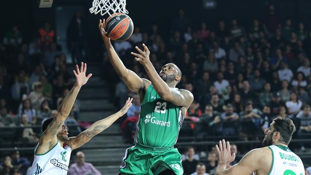 Seriyi Volkswagen Arena'da Darüşşafaka Doğuş tamamladı