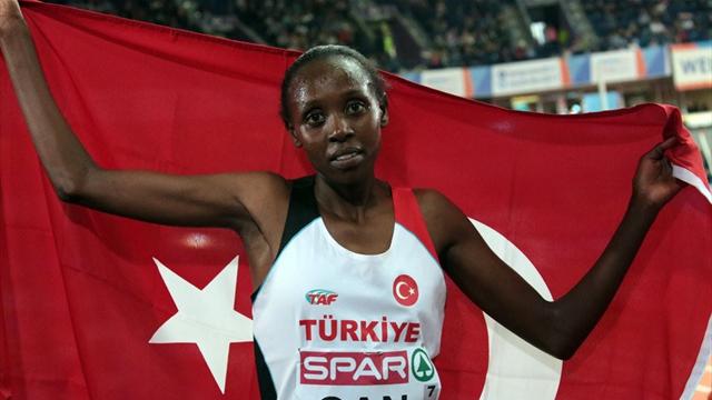 Yasemin Can'dan rekor duble
