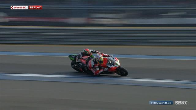 Davies sneaks past Sykes at Turn 7 in Thailand Davies sneaks past Sykes at Turn 7 in Thailand