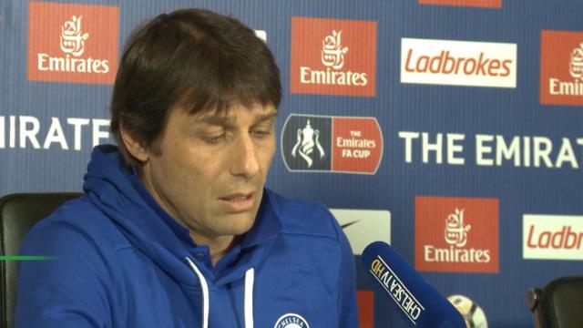 Conte défend Wenger : "Nous parlons d'un grand entraîneur" Conte défend Wenger : "Nous parlons d'un grand entraîneur"
