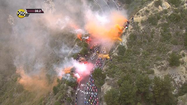 Flare-waving fans light up Milan-San Remo Flare-waving fans light up Milan-San Remo