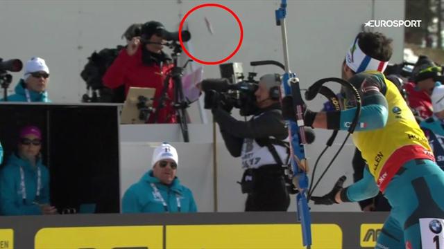 Munitionsmalheur von Fourcade - Betreuer wirft ihm Patronen zu Munitionsmalheur von Fourcade - Betreuer wirft ihm Patronen zu