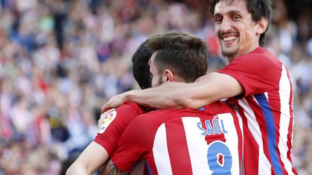 Un gol de Godín pone por delante al Atlético al descanso (1-0)