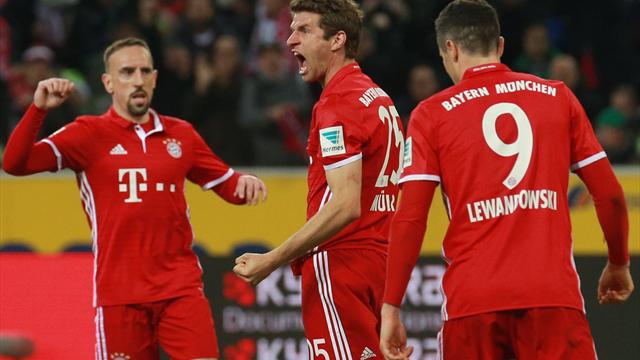 Bayern Münih zirvede tek başına