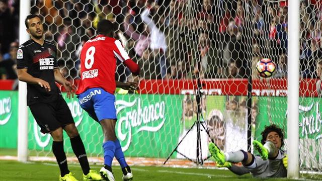 3-1. El Sporting remonta al Granada para seguir peleando por la permanencia